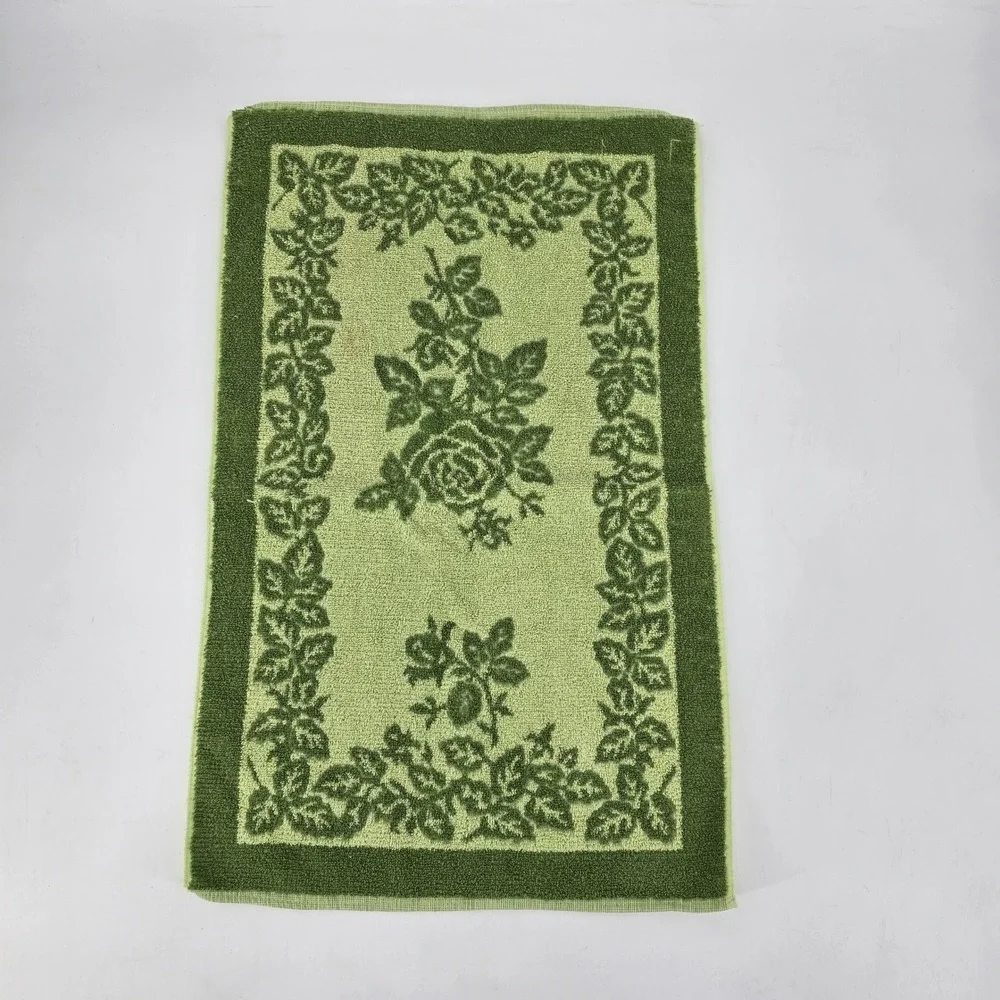 Vintage 1970s Green Rose Floral Hand Towel Avocado Olive Retro Cottagecore 25